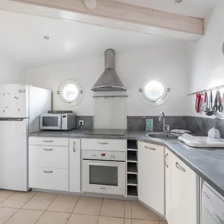 Charmante Maison Avec Piscine Partagee 別荘