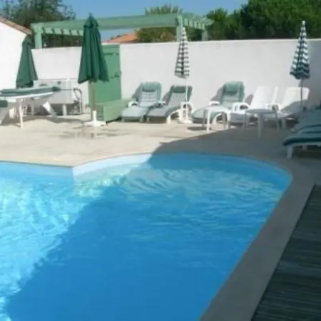 別荘 Charmante Maison Avec Piscine Partagee
